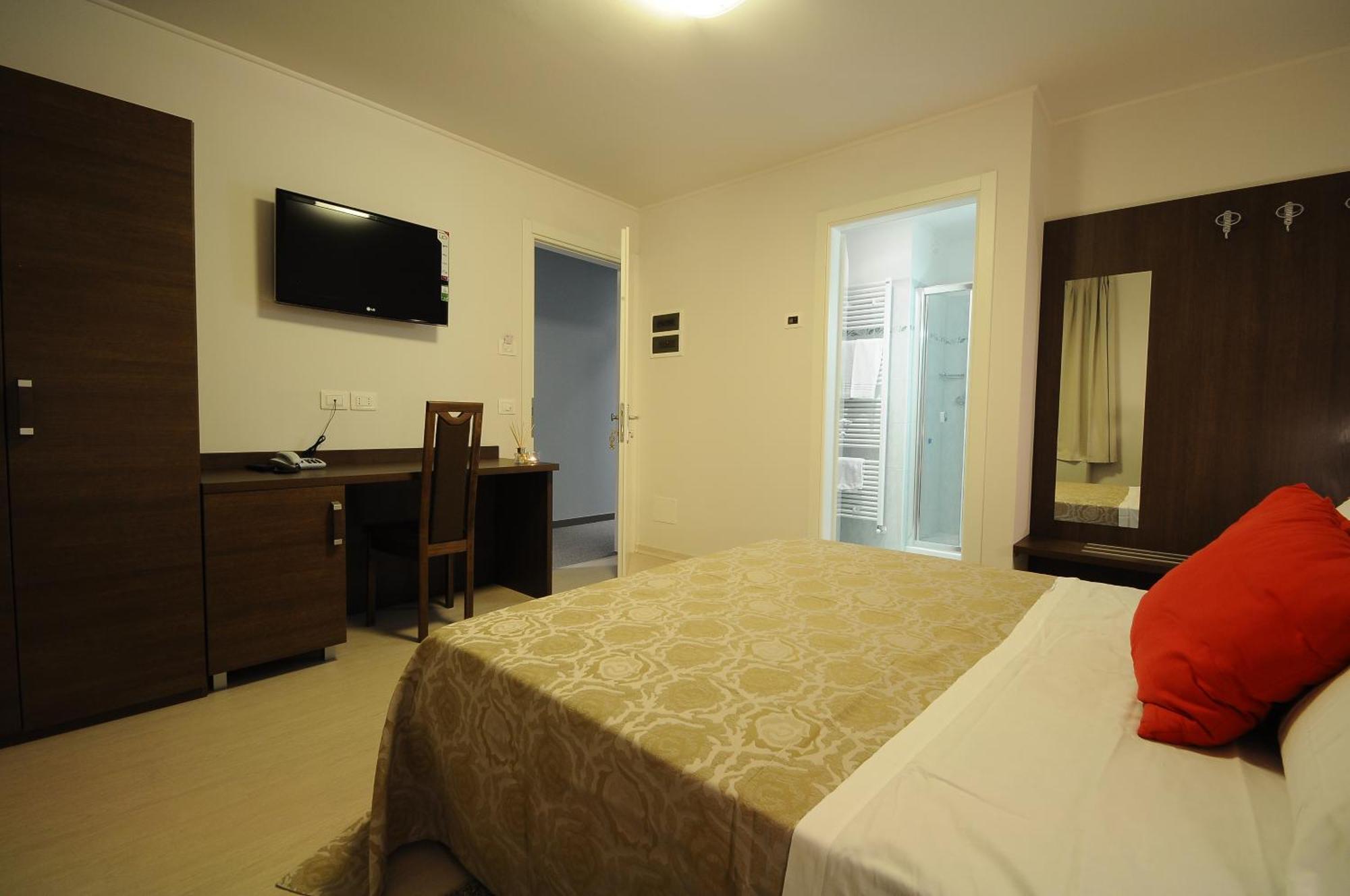 Albergo Leon Bianco Gonàrs Exterior foto