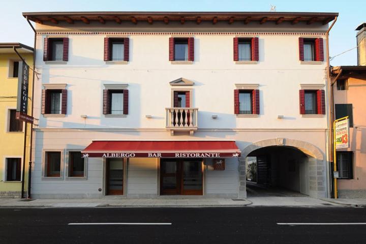 Albergo Leon Bianco Gonàrs Exterior foto